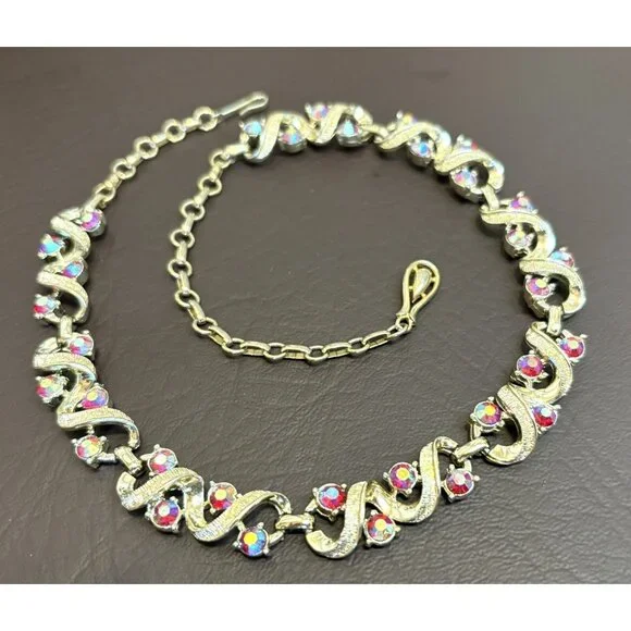 Gorgeous Vintage Signed Coro Gold Tone Red AB Rhinestone Leaf Choker Necklace - Picture 4 of 11